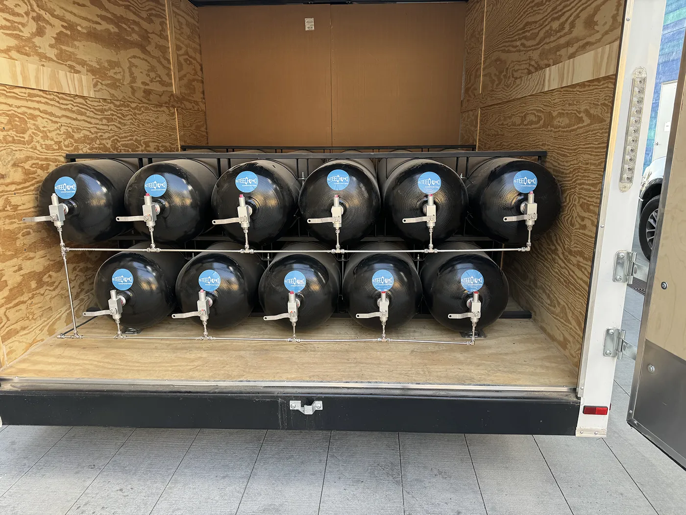 ElectricGreen Trailer with Steelhead COPV Hydrogen Tanks